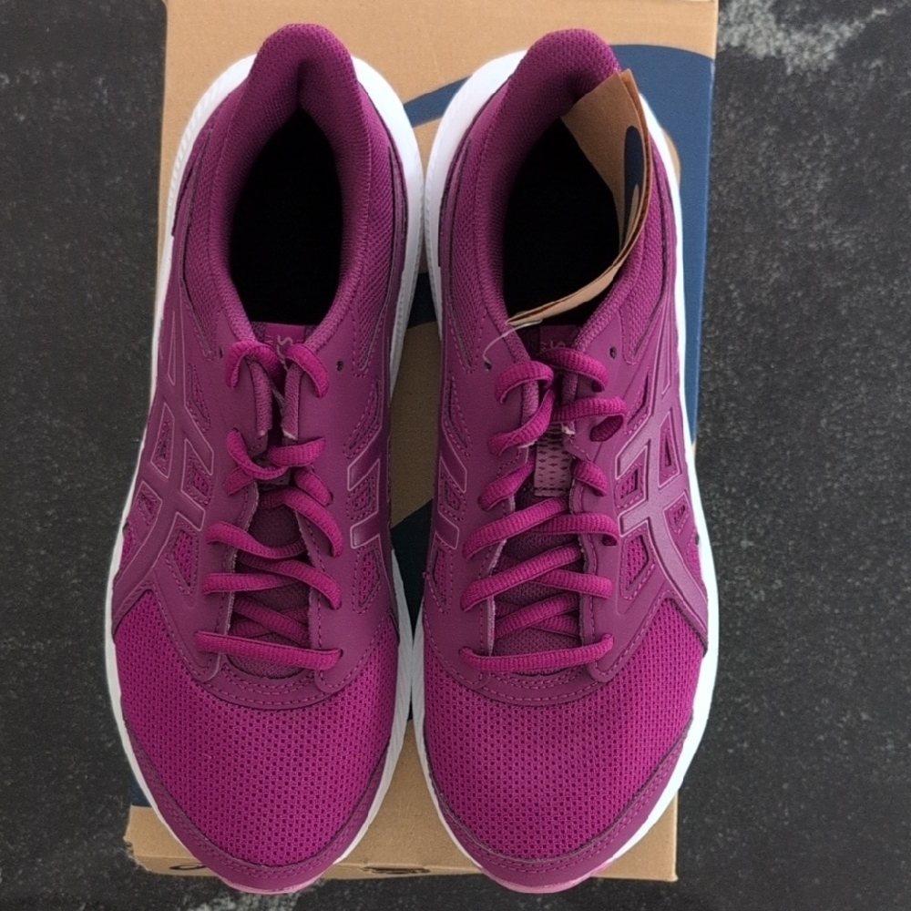 NWT Asics Jolt 4 Womens Sneakers